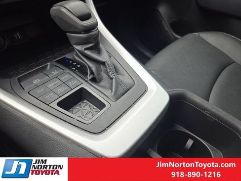Used 2024 Toyota RAV4 LE AWD/4WD image 21