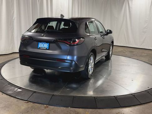 Used 2023 Honda HR-V LX image 9