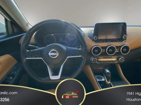 Used 2025 Nissan Sentra SV w/ SV Premium Package FWD image 3