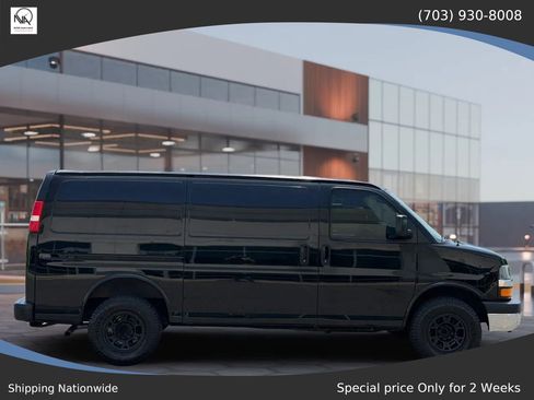Used 2015 Chevrolet Express 2500 w/ Chrome Appearance Package RWD image 9