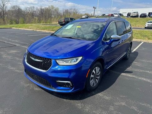 Used 2021 Chrysler Pacifica Limited image 7