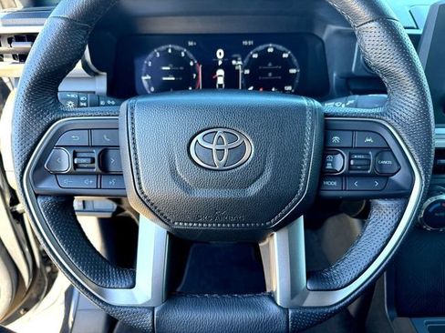 Used 2024 Toyota Tacoma TRD Off-Road image 11