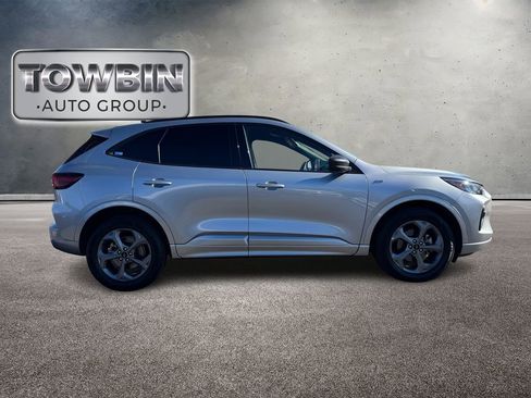 Used 2023 Ford Escape ST-Line AWD/4WD image 3