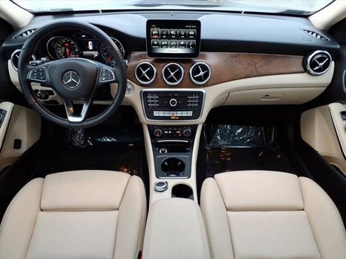 Used 2019 Mercedes-Benz GLA 250 w/ Premium Package image 4