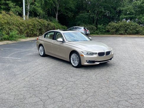 Used 2013 BMW 328i xDrive Sedan AWD/4WD image 3