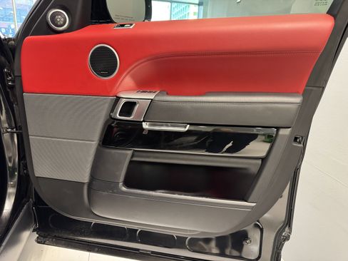 Used 2022 Land Rover Range Rover Sport SVR Carbon Edition image 21