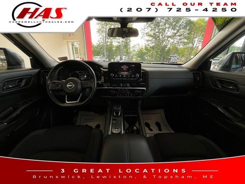 Used 2023 Nissan Pathfinder SV AWD/4WD image 16