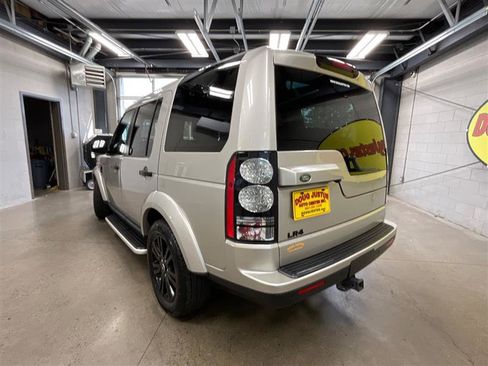 Used 2016 Land Rover LR4 HSE Silver Edition image 3