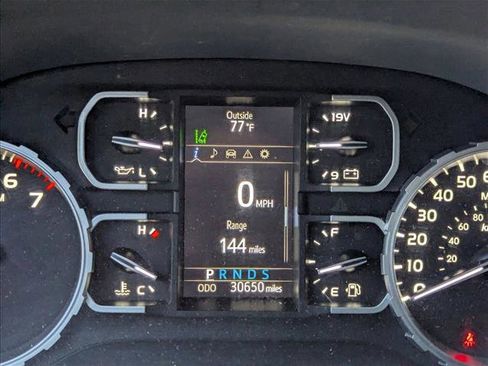 Used 2021 Toyota Tundra SR5 w/ SR5 Leather Package AWD/4WD image 12