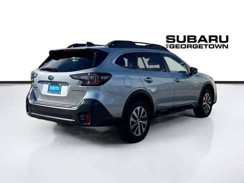 Used 2020 Subaru Outback Premium image 8
