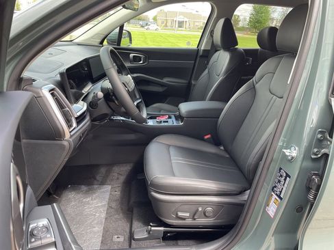 New 2026 Kia Sorento EX AWD/4WD image 8