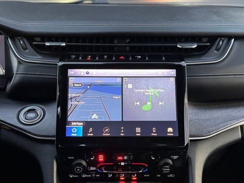 Used 2021 Jeep Grand Cherokee L Limited image 24