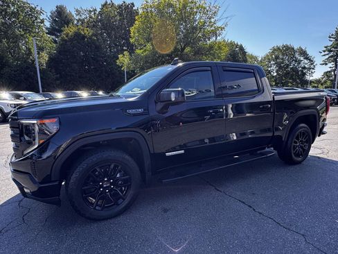 Used 2022 GMC Sierra 1500 Elevation w/ Elevation Premium Package AWD/4WD image 3