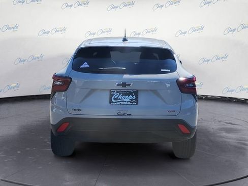 New 2026 Chevrolet Trax RS w/ Sunroof Package image 4