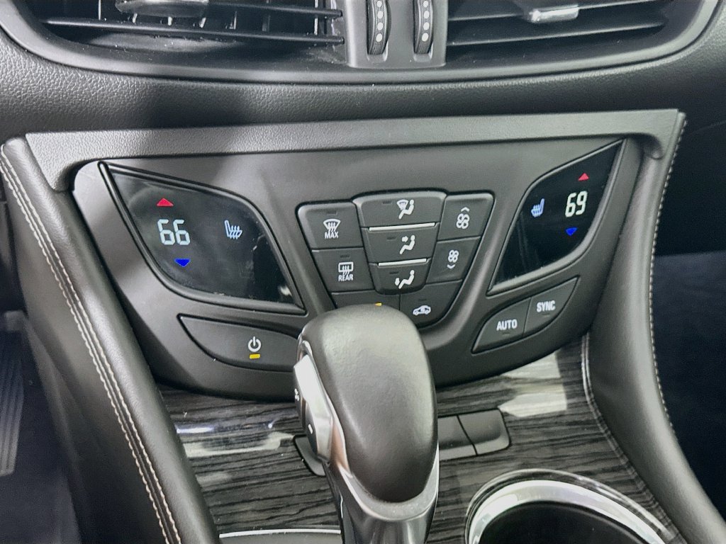 Used 2017 Buick Envision Essence FWD image 22