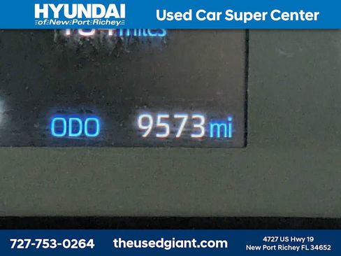 Used 2025 Toyota Corolla LE FWD image 31