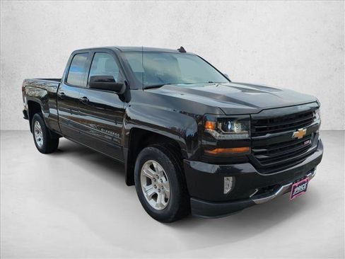 Used 2018 Chevrolet Silverado 1500 LT w/ All Star Edition image 3