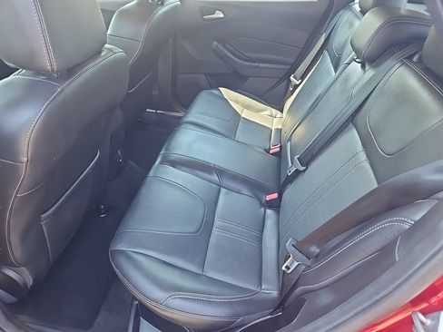 Used 2014 Ford Focus SE w/ Equipment Group 201A FWD image 27