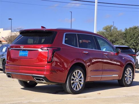 Used 2021 Cadillac XT6 Premium Luxury image 4