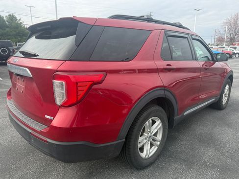 Used 2020 Ford Explorer XLT w/ Comfort Package image 3