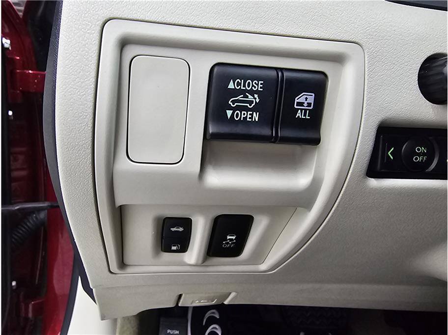 Used 2014 Lexus IS 250C w/ Navigation System Package RWD image 18