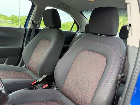 Used 2017 Chevrolet Sonic LT w/ Convenience Package FWD image 14
