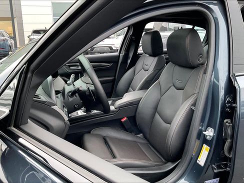 Used 2025 Cadillac CT5 V w/ LPO, ONYX Package image 28