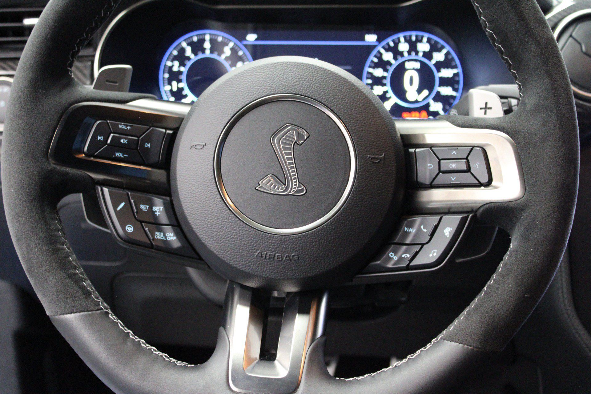 Used 2020 Ford Mustang Shelby GT500 w/ Technology Package RWD image 19