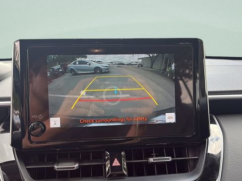 Used 2023 Toyota Corolla Cross XLE FWD image 18