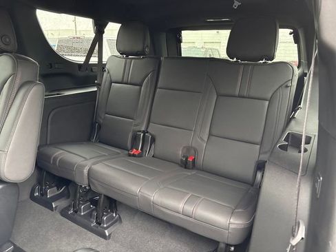 Used 2025 Chevrolet Suburban RST w/ Comfort Package AWD/4WD image 21
