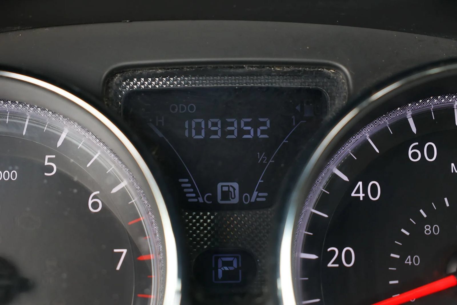 Used 2018 Nissan Versa SV FWD image 39