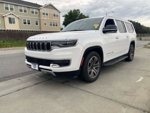 Used 2024 Jeep Wagoneer L Series II w/ Flexible Seating Group image 3