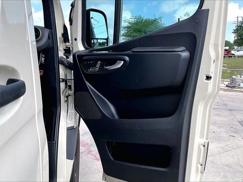 Used 2023 Mercedes-Benz Sprinter 2500 image 22