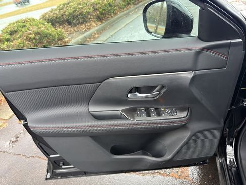 New 2026 Nissan Kicks SR w/ Cold Weather Package image 17