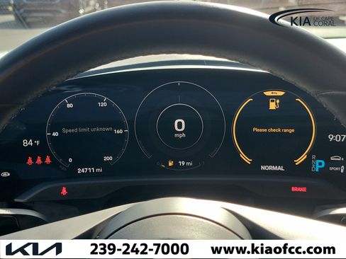 Used 2020 Porsche Taycan Turbo AWD/4WD image 27