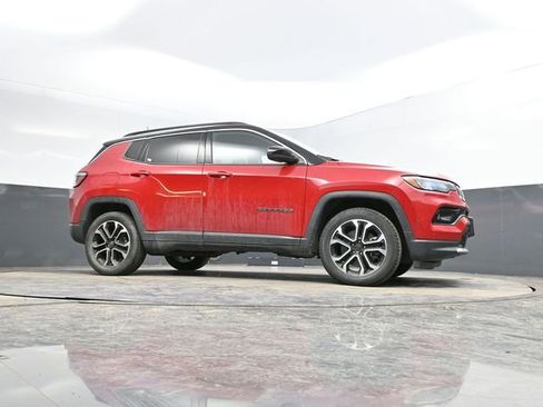 Used 2024 Jeep Compass Limited image 50