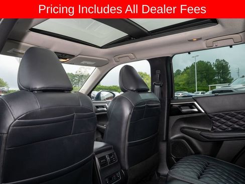 Used 2023 Mitsubishi Outlander SEL FWD image 11