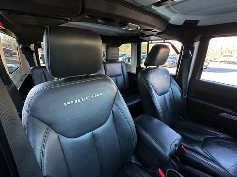 Used 2016 Jeep Wrangler Unlimited Rubicon image 33