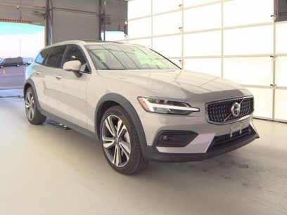 Used 2025 Volvo V60 B5 Cross Country Plus