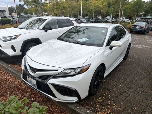 Used 2022 Toyota Camry XSE FWD image 1