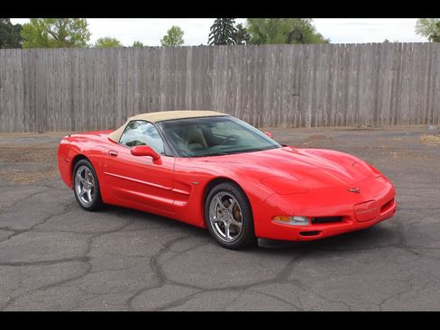 Used 1999 Chevrolet Corvette Convertible w/ Memory Pkg RWD image 1