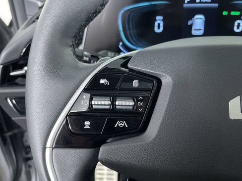 Used 2023 Kia Niro SX Touring FWD image 31