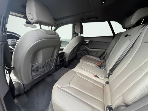 Used 2019 Audi Q8 Prestige w/ Adaptive Chassis Package AWD/4WD image 7
