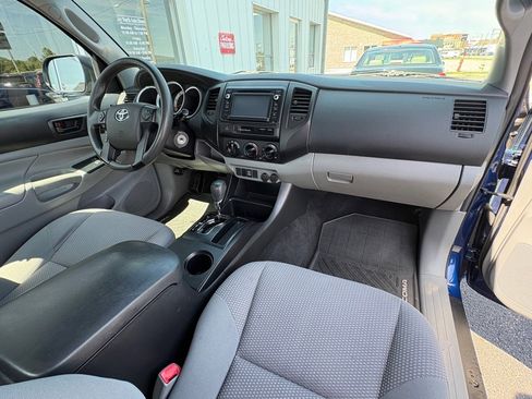 Used 2015 Toyota Tacoma 2WD Access Cab image 17
