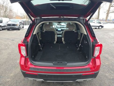Used 2023 Ford Explorer XLT w/ Equipment Group 202A image 8