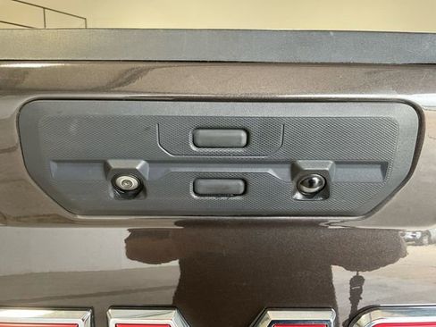 Used 2021 GMC Sierra 1500 SLT w/ X31 Off-Road Package image 13