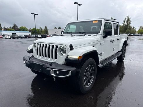 Used 2020 Jeep Gladiator Overland AWD/4WD image 3