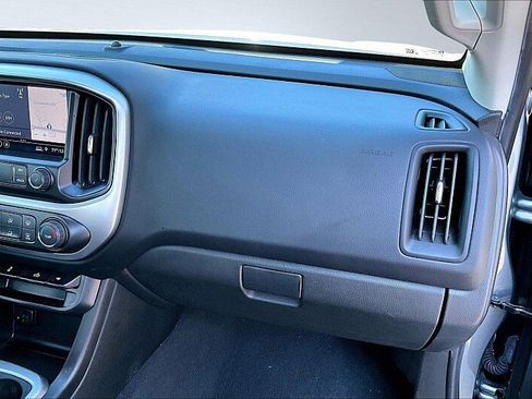 Used 2022 Chevrolet Colorado LT w/ LT Convenience Package image 17