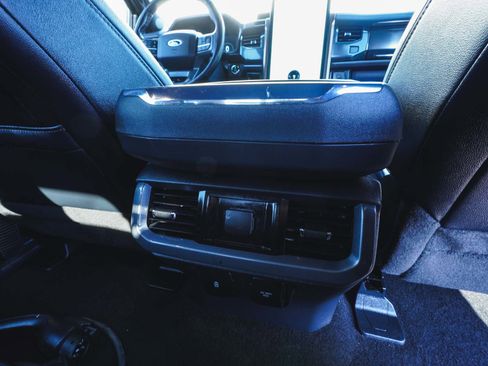 Used 2022 Ford F150 Lightning Lariat image 38