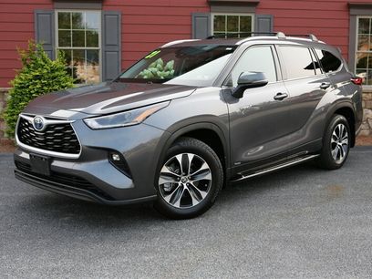 Used 2021 Toyota Highlander XLE